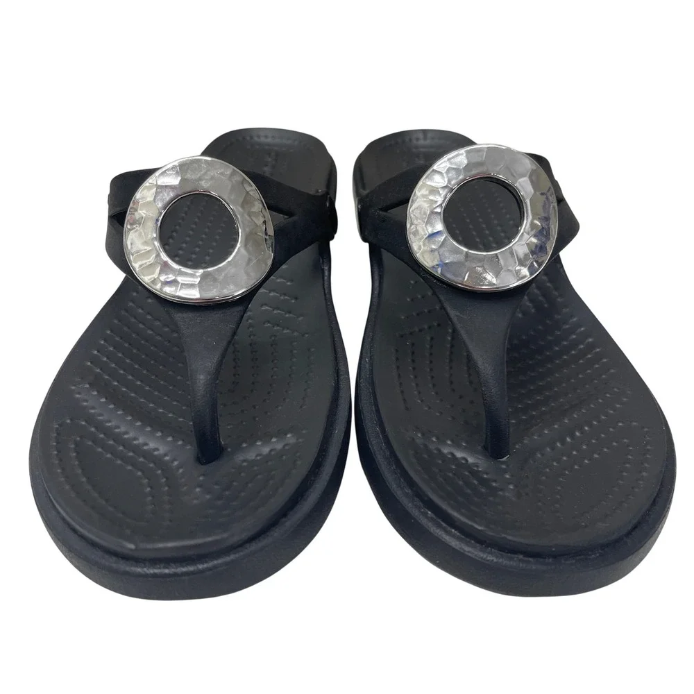 Crocs Sanrah Hammered Circle Wedge Sandals 8 Black Thong Flip Flops 204896